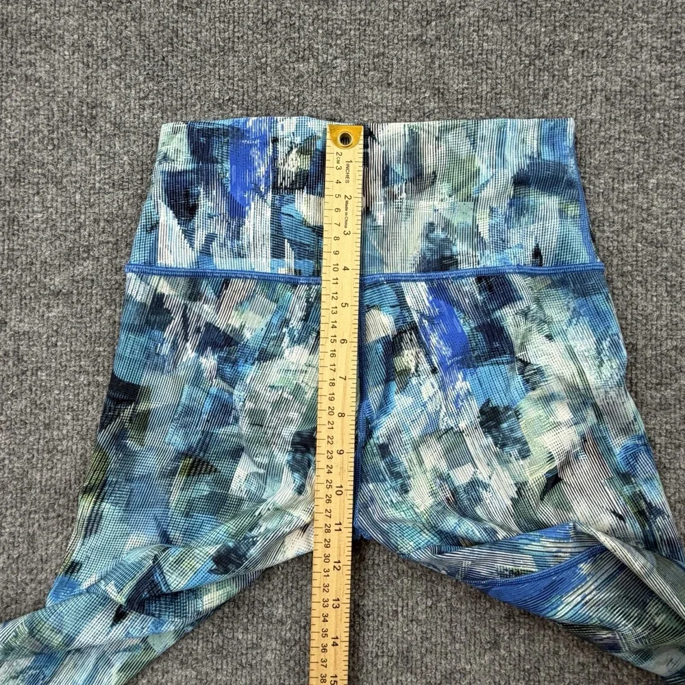Lululemon Cropped Leggings Abstract Blue Print Womens Size‎ 6 Yoga